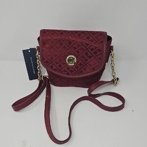 NWT Tommy Hilfiger Monogram Logo Crossbody Purse Bag Burgundy Jacquard Gold MINT